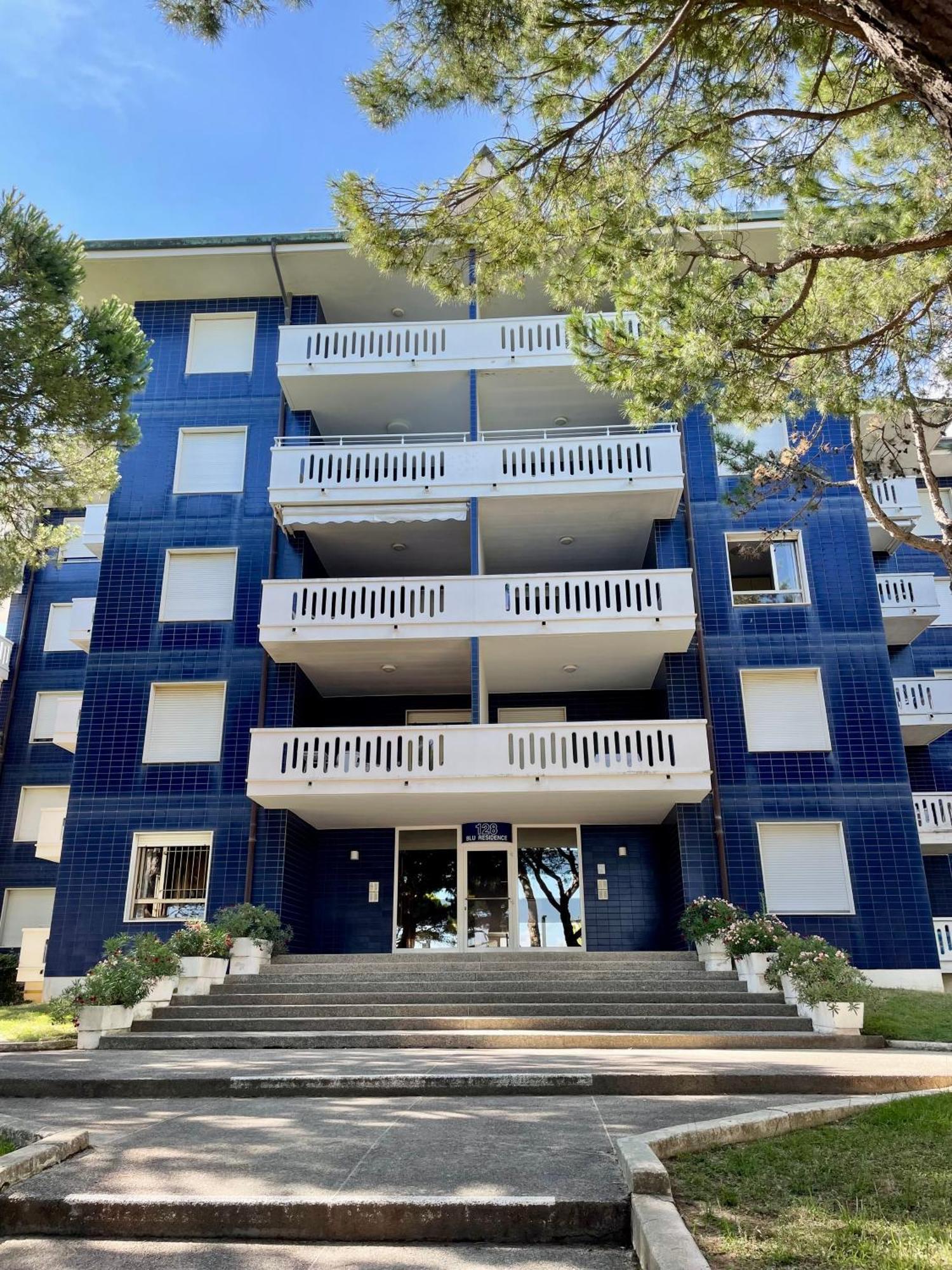 Blu Residence 2 Lignano Sabbiadoro Bagian luar foto